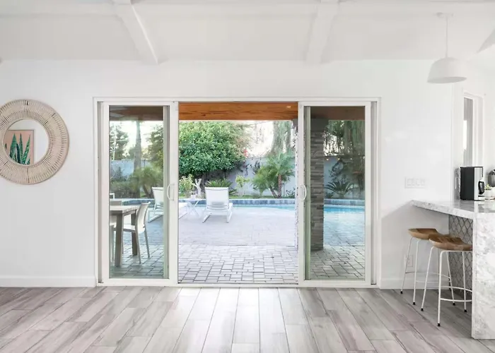 Family Pool House Oasis With Game Phoenix