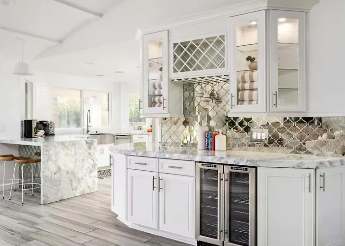 Family Pool House Oasis With Game *