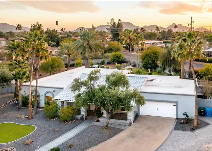 Family Pool House Oasis With Game Holiday home
